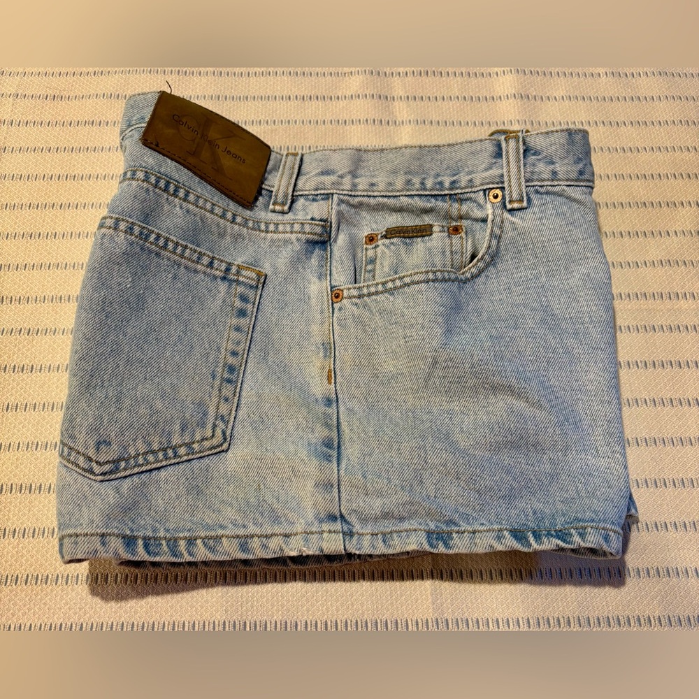 ☀️Calvin Klein High Waist Easy Fit Denim Shorts Enzyme Wash Size 11 - VINTAGE☀️